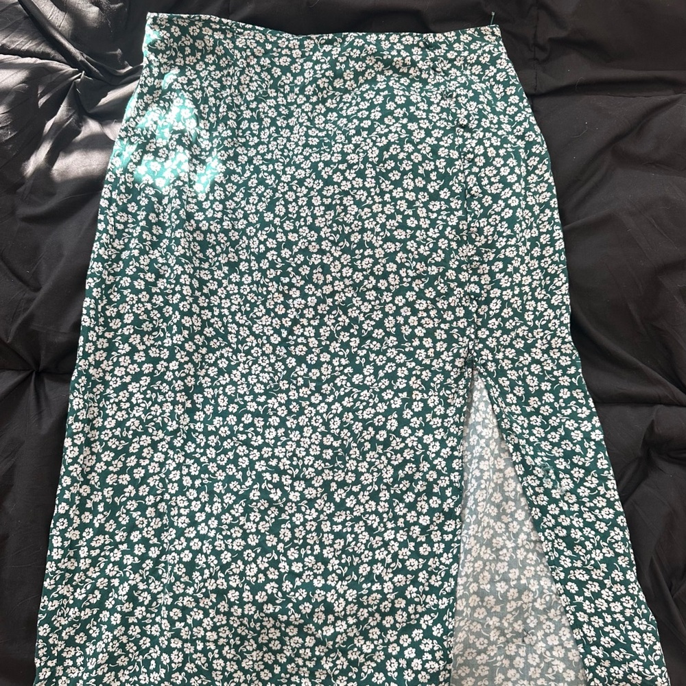 H&M Green Midi Pencil Skirt with Slit